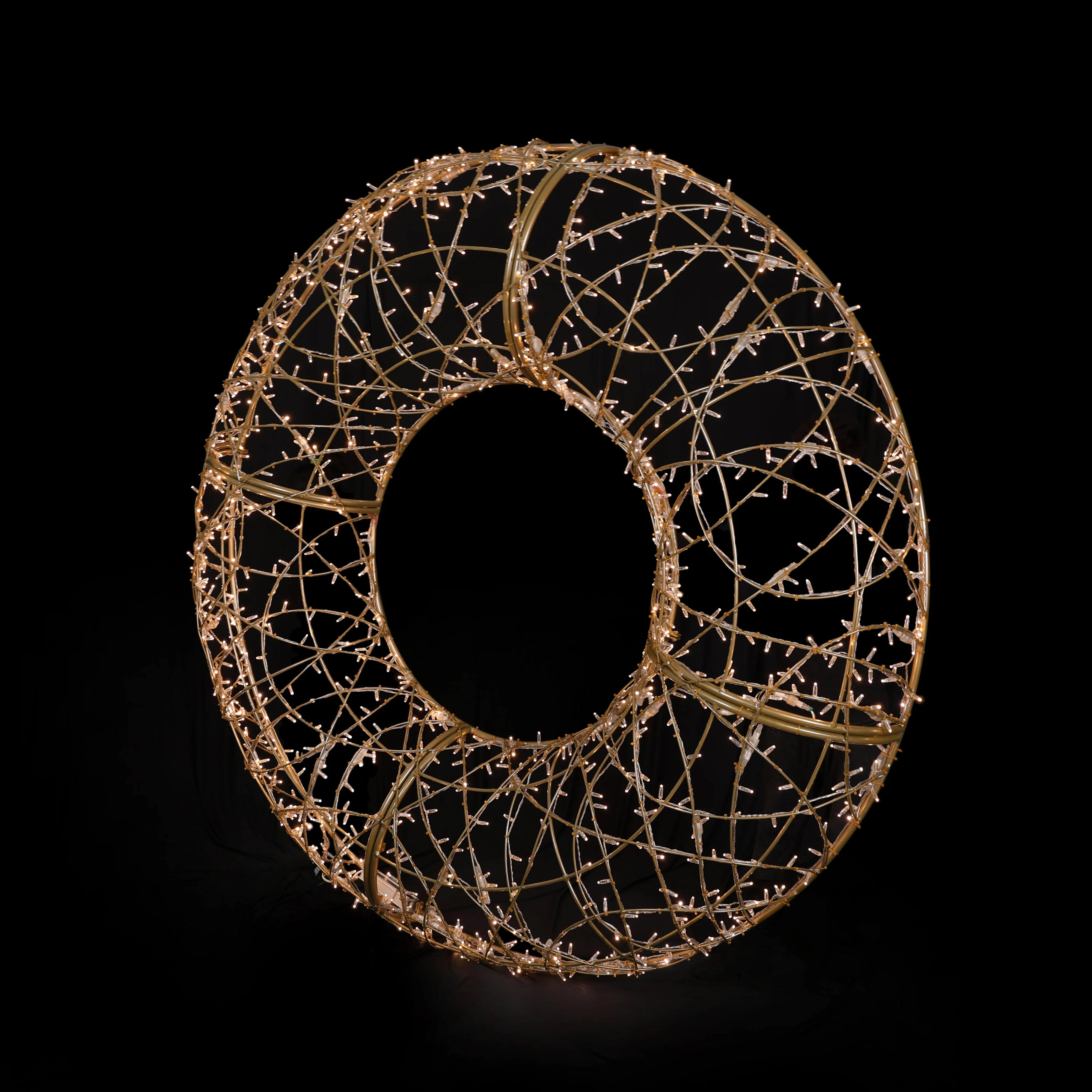 Giant Oro Wreath, LED Lit, 8ft