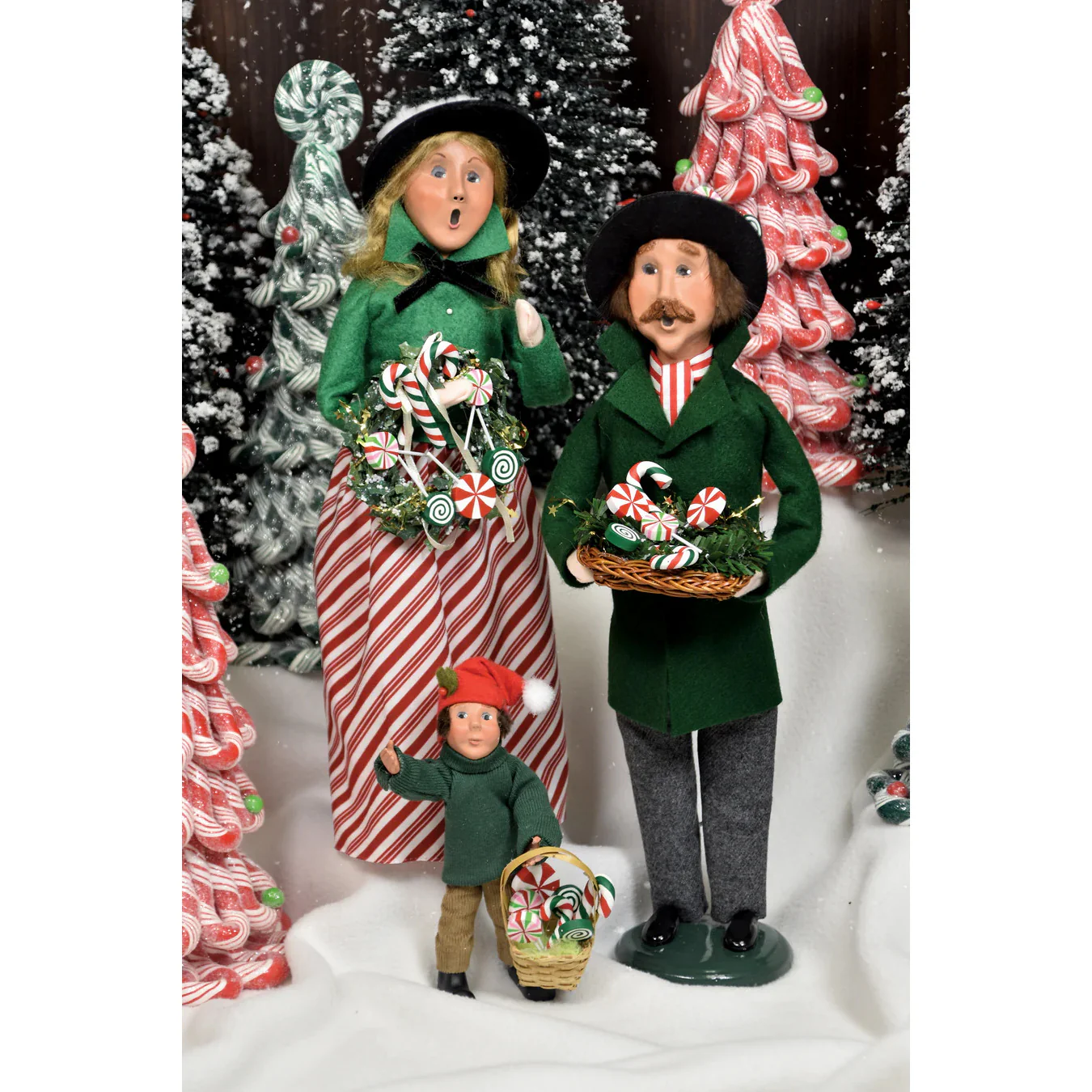 Merry Mint Woman Caroler Figurine, 13" - Image 7